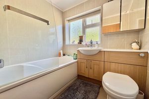 Family Bathroom- click for photo gallery